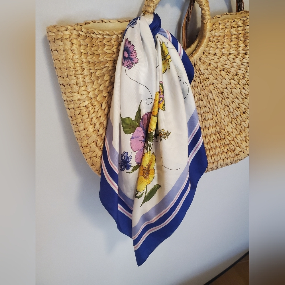 Handmade Natural Fiber Bag With Butterfly Scarf - Picture 3 of 10